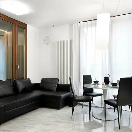 19 Dzielnica Kolejowa P&O Serviced Apartments Varsovia Exterior foto