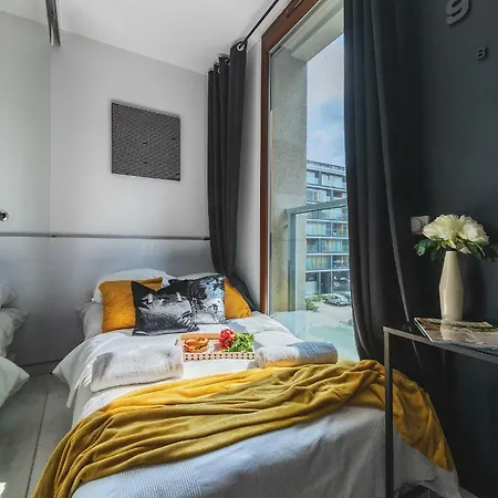19 Dzielnica Kolejowa P&O Serviced Apartments Varsovia Exterior foto
